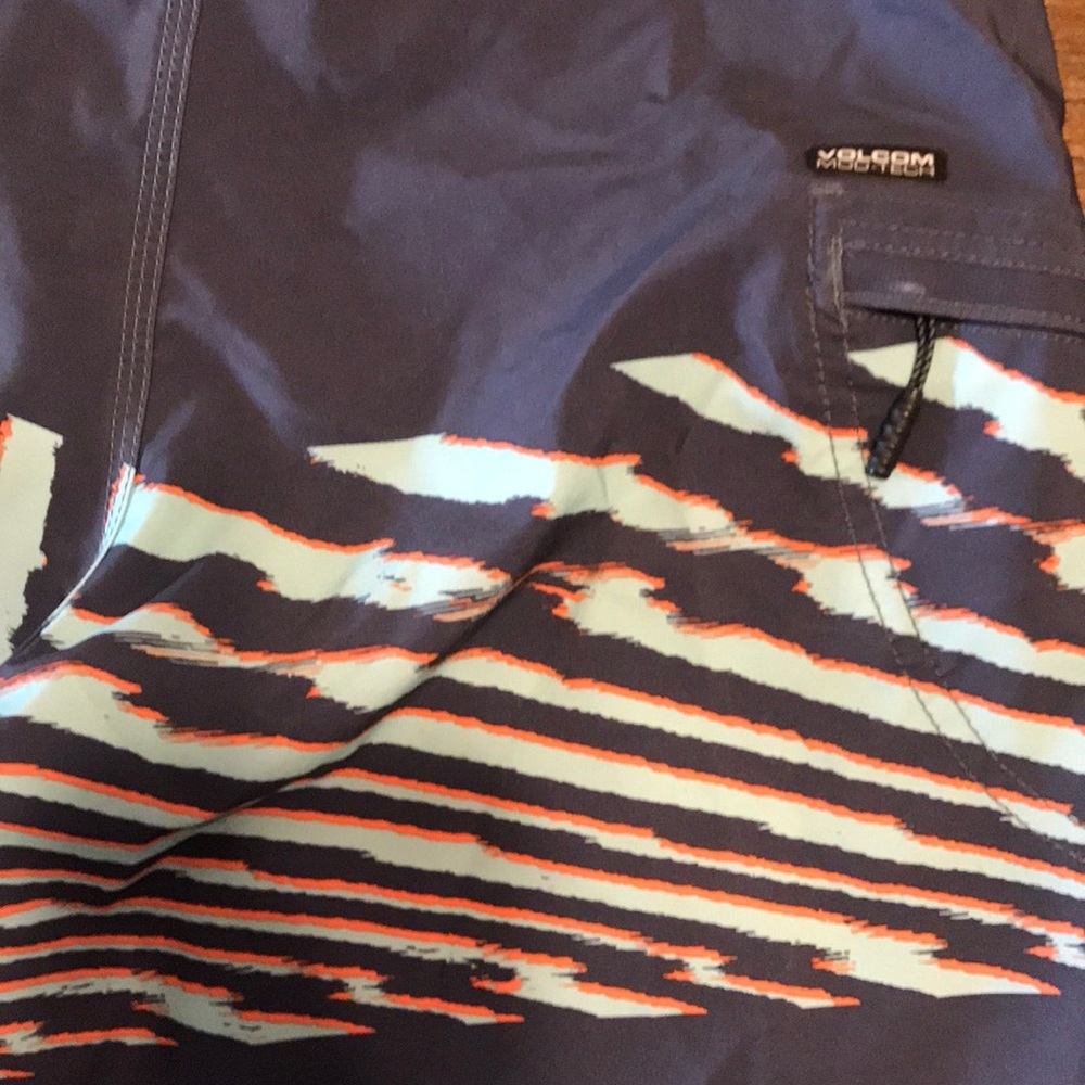 Bundle Of 2 Swim Trunks Volcom & Goodfellow W28 - image 5